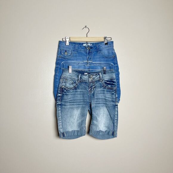 CLEARANCE! Pair of No Boundaries Shorts Size 5 Juniors EUC - Picture 1 of 9